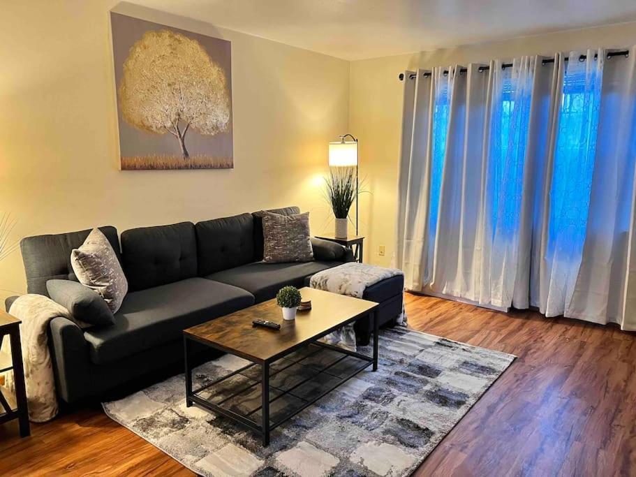 Beautiful 2Br Apartment. Black-Out Curtains Peoria Eksteriør billede