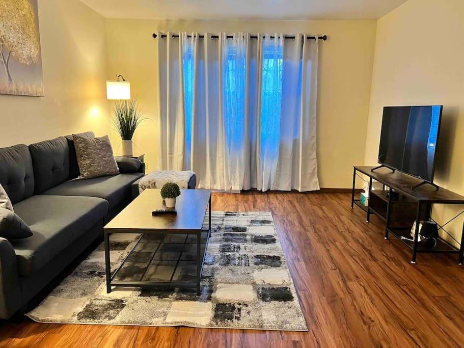 Beautiful 2Br Apartment. Black-Out Curtains Peoria Eksteriør billede