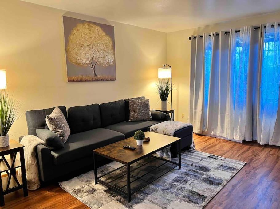 Beautiful 2Br Apartment. Black-Out Curtains Peoria Eksteriør billede